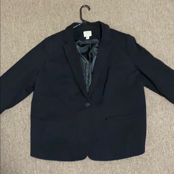 Blazer - Picture 3 of 3